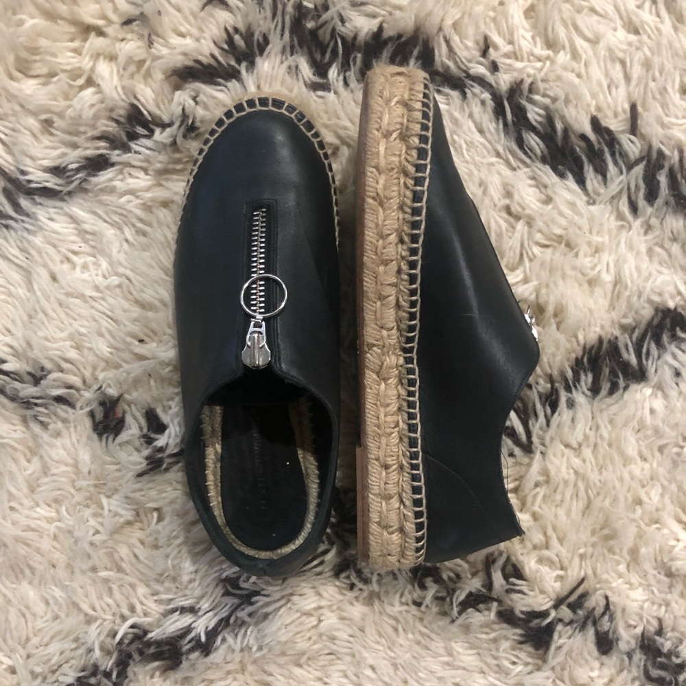 Alexander Wang Devon black leather with zip sz 39